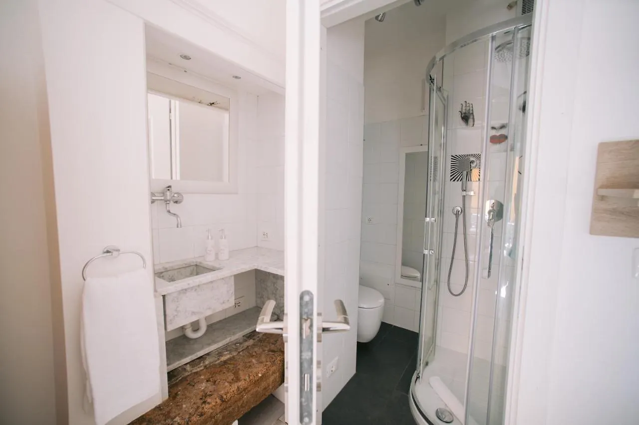 Hotel Casa Cavour Garda  0*, Garda (Verona)